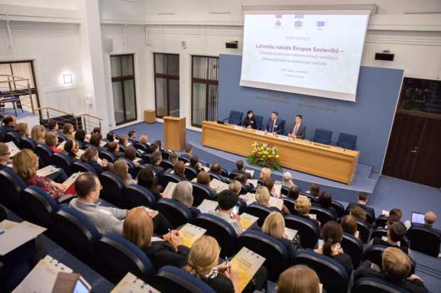 konference latviesu valoda