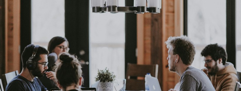 Valodu apguve uzņēmumos: ieguldījums darbinieku un biznesa izaugsmē