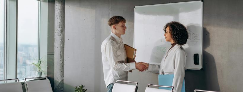 Baltic Media, valodas, valodu kursi